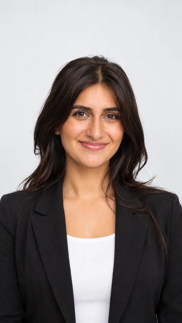 Resume / CV Photo: AI Professional Headshot photo effect