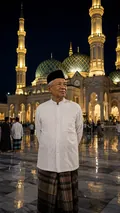 Tarawih Mosque Night: AI Ramadan example